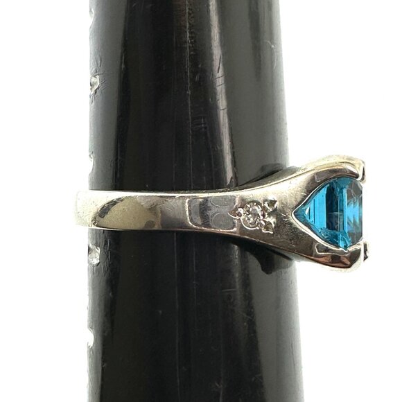 925 Sterling Silver Blue Topaz Ring with Crystal Accents - Size 6.75 - Picture 3 of 11